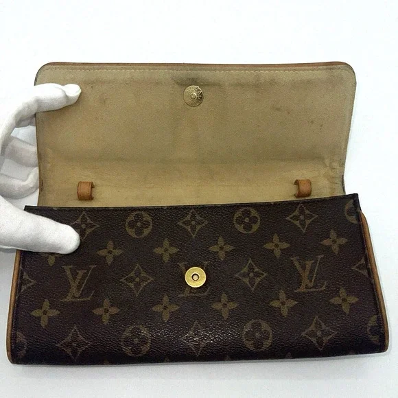 Authentic Louis Vuitton Pochette Twin Monogram Brown Clutch - Picture 7 of 16